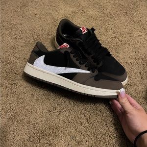 Air Jordan 1 Low x Travis Scott - OG Mochas
